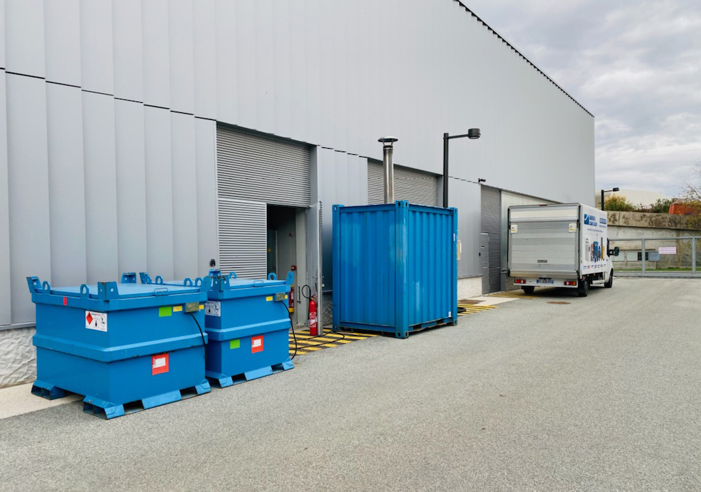 Caldaia a gasolio riporta la temperatura di un deposito a livelli normali