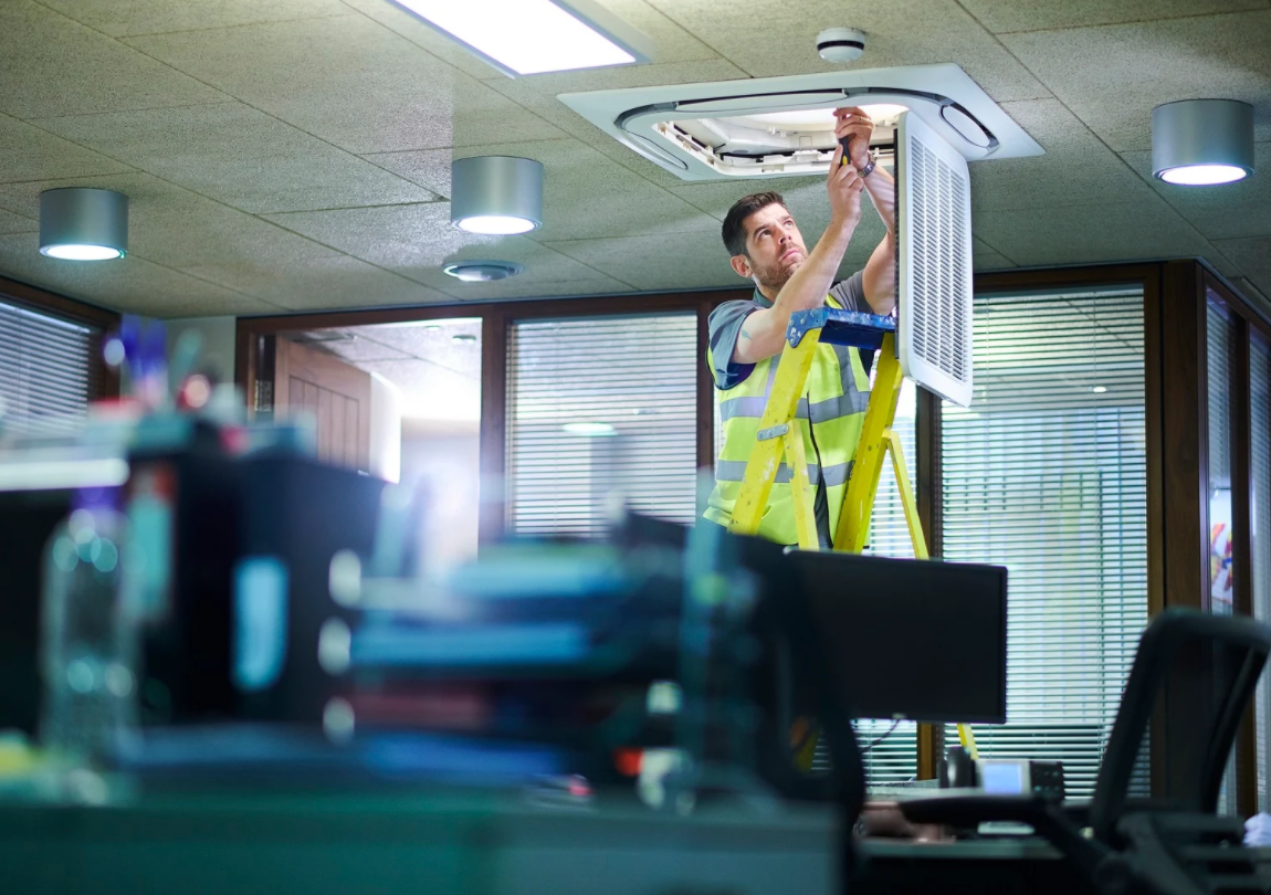 Prove di carico elettrico e test dell’aria condizionata per un centro uffici